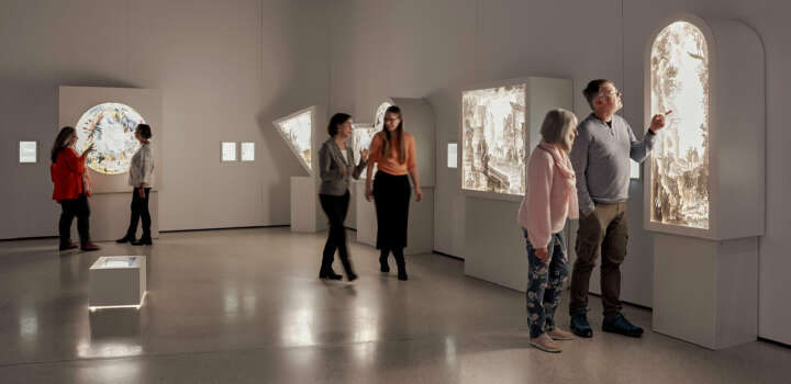 Room view with the dioramas by Alexej Tchernyi ‘Märchendichtung’ | Photo: Nicolaus Wefers